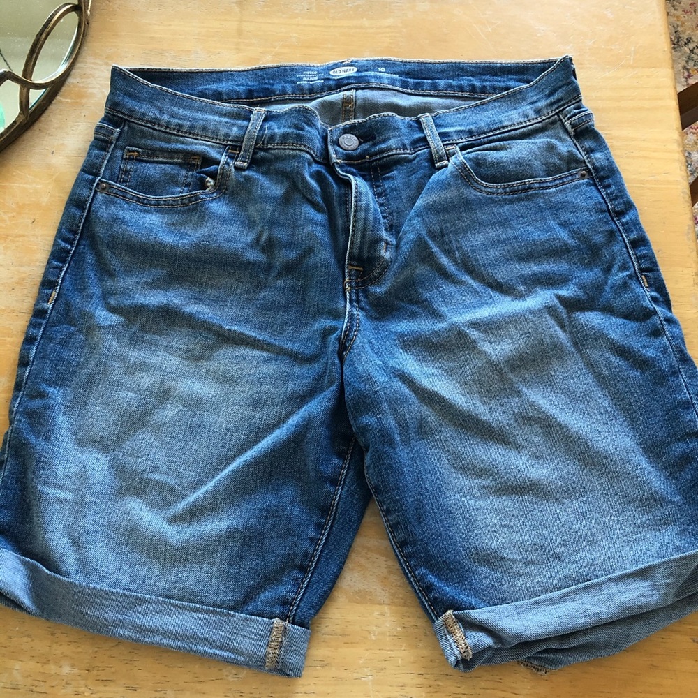 Old navy Bermuda shorts